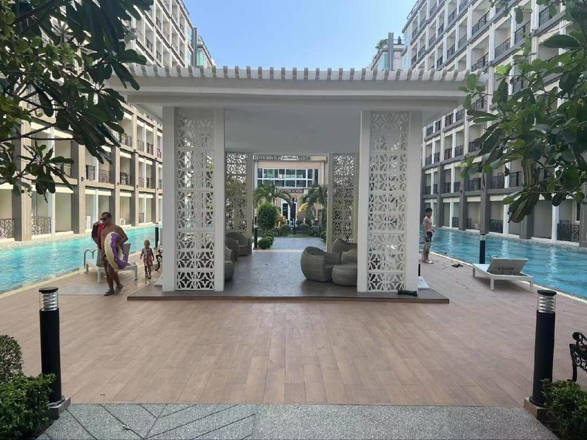 Romantic Beach Apartment芭堤雅水系高档酒店式公寓可做饭 좀티엔 비치 외부 사진
